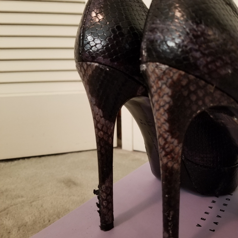 Vera Wang Lavender Python Snake Pump 41 - image 5